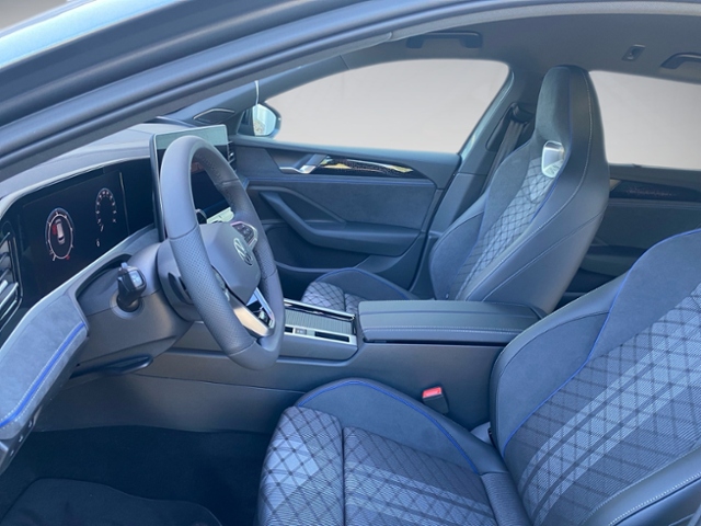 Passat Variant 2.0 TDI DSG 4M AHK R-Line