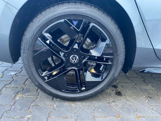 Passat Variant 2.0 TDI DSG 4M AHK R-Line