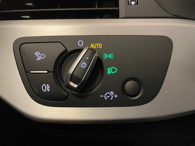 A4 Avant 35 TFSI S line KLIMA LED NAVI LEDER