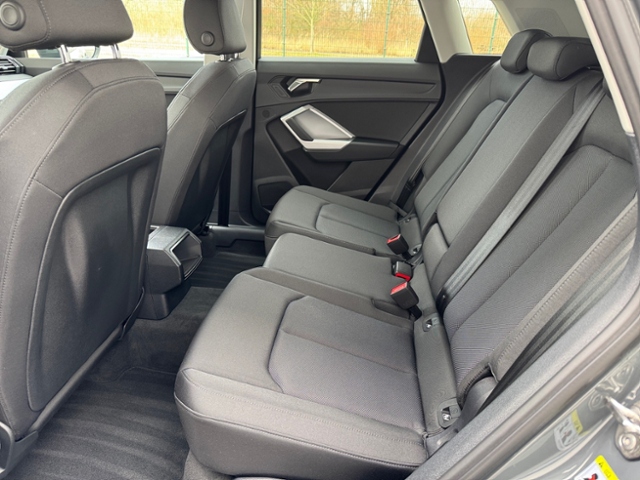 Q3 35 TFSI S tronic LED AHK SHZ KLIMA NAVI ALU