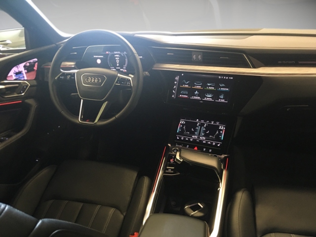 e-tron 55 quattro S line Matrix