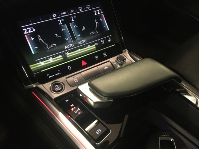 e-tron 55 quattro S line Matrix