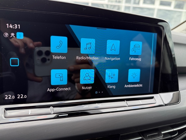 Golf VIII 2.0 TSI Style DSG KLIMA LED NAVI ALU