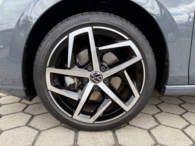 Golf VIII 2.0 TSI Style DSG KLIMA LED NAVI ALU