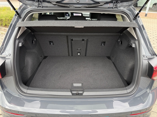 Golf VIII 2.0 TSI Style DSG KLIMA LED NAVI ALU