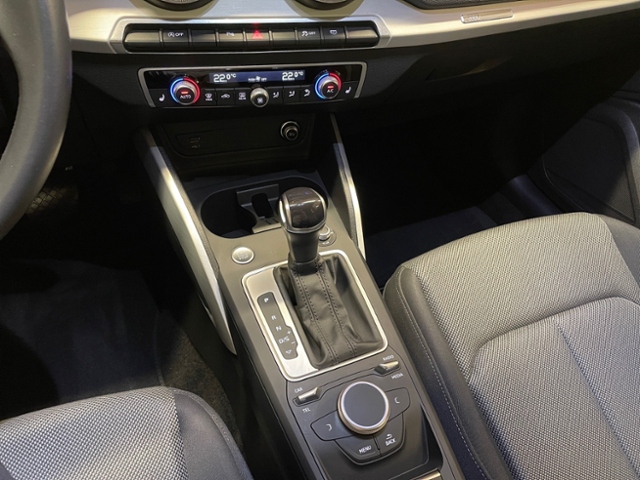 Q2 35 TDI S line KLIMA