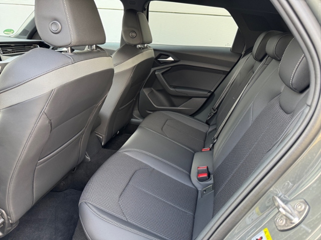 A1 Sportback 30 TFSI S line Kamera Ambiente ACC