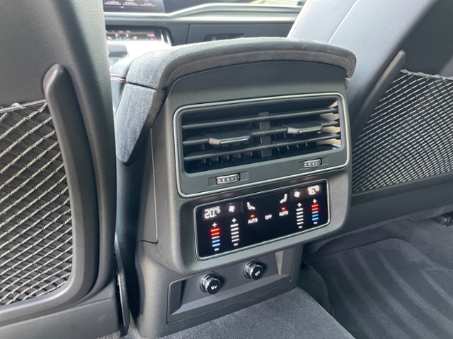 RSQ8 4.0 TFSI quattro Matrix Pano RS