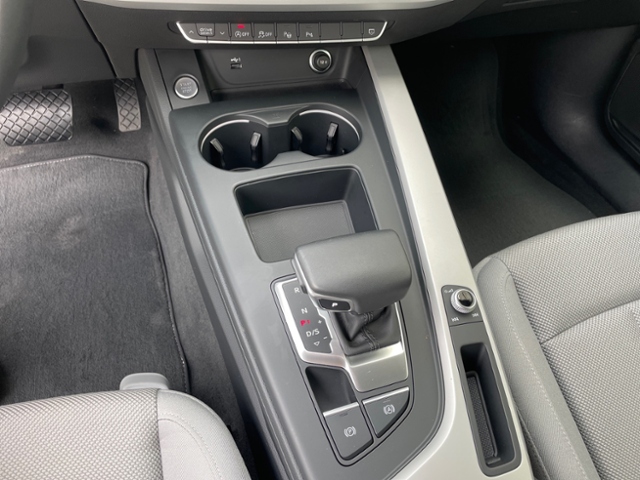 A4 Avant 40 TFSI quattro S line Business LED