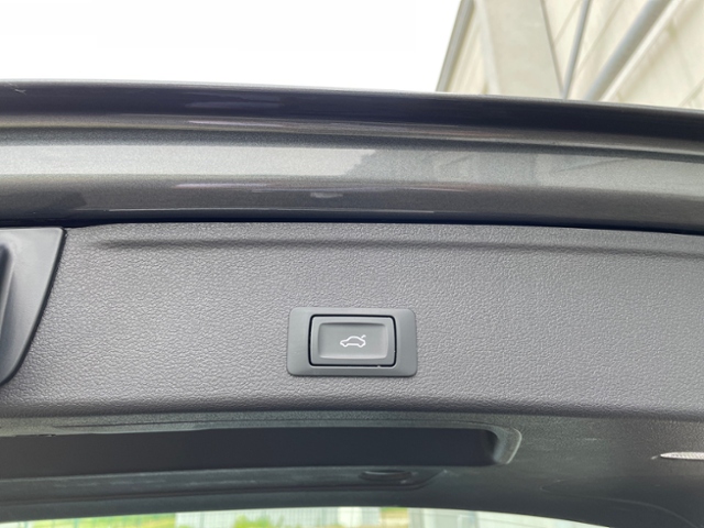 A4 Avant 40 TFSI quattro S line Business LED