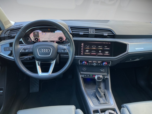 Q3 45 TFSI e S-line Matrix Business TopView