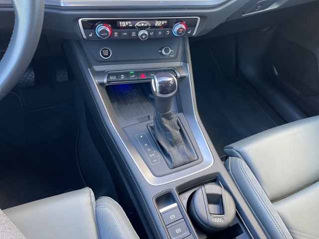 Q3 45 TFSI e S-line Matrix Business TopView
