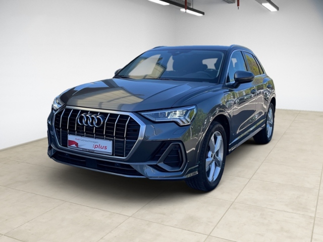 Q3 45 TFSI e S-line Matrix Business TopView
