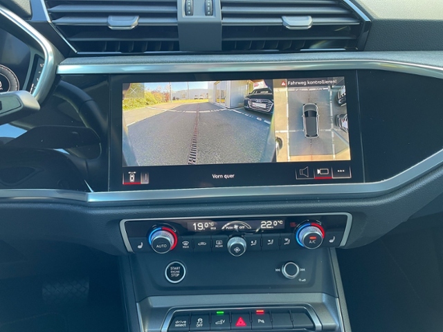 Q3 45 TFSI e S-line Matrix Business TopView