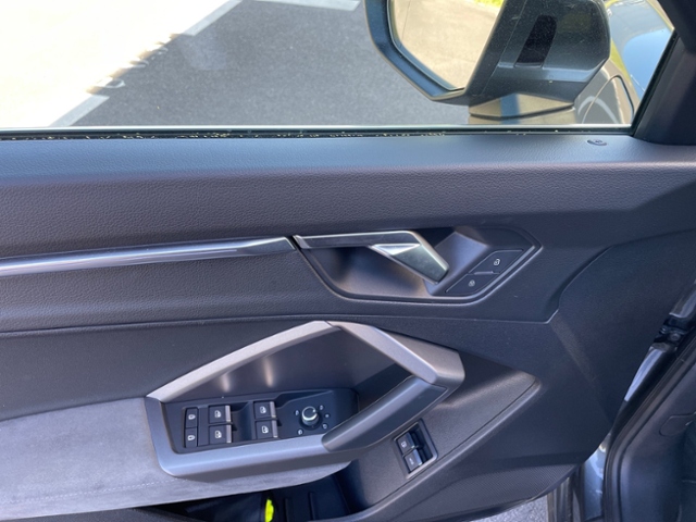 Q3 45 TFSI e S-line Matrix Business TopView