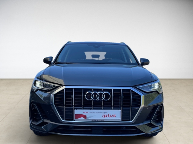 Q3 45 TFSI e S-line Matrix Business TopView