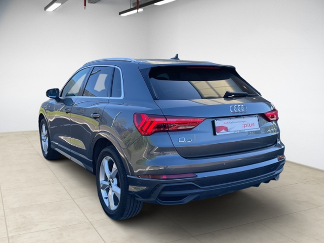 Q3 45 TFSI e S-line Matrix Business TopView