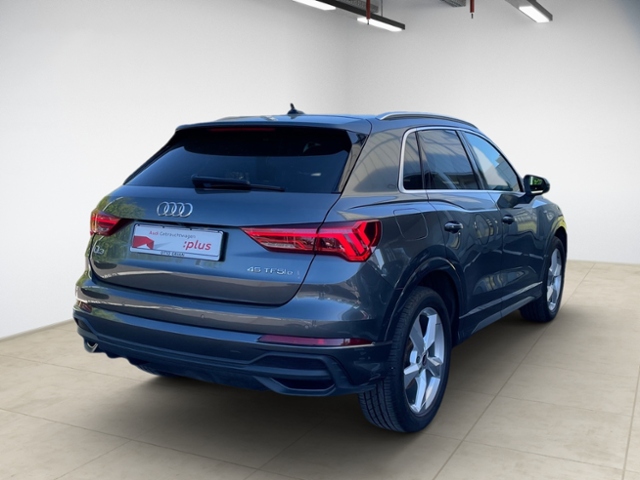 Q3 45 TFSI e S-line Matrix Business TopView