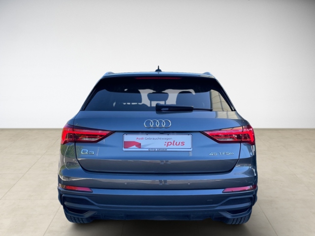 Q3 45 TFSI e S-line Matrix Business TopView