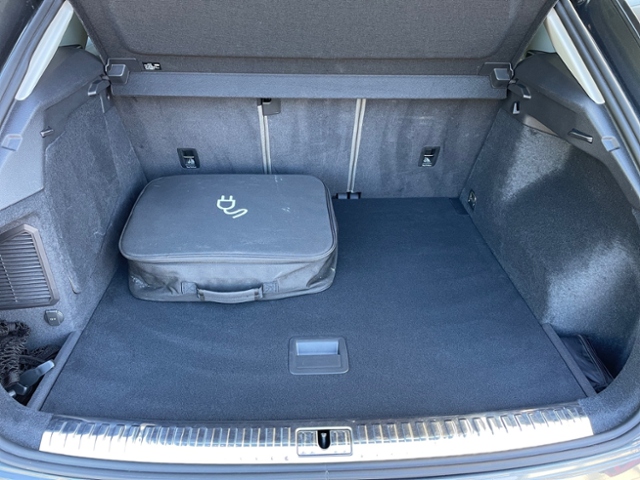 Q3 45 TFSI e S-line Matrix Business TopView