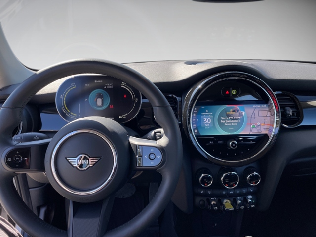Cooper SE Classic Trim Premium Connected Nav