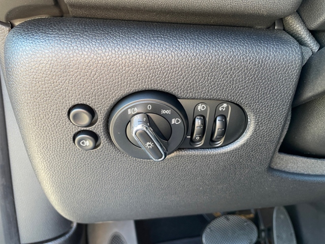 Cooper SE Classic Trim Premium Connected Nav