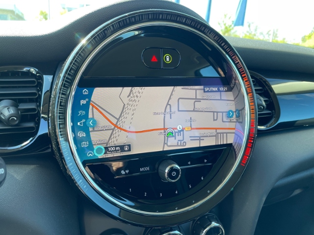 Cooper SE Classic Trim Premium Connected Nav