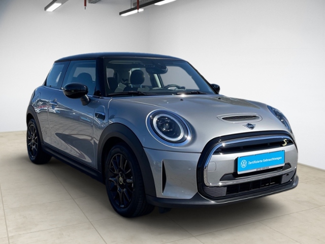Cooper SE Classic Trim Premium Connected Nav