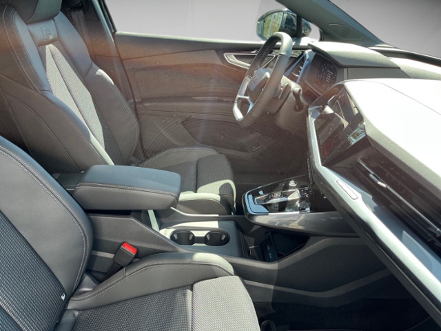 Q4 e-tron 45 basis S-line Assistenz Pro