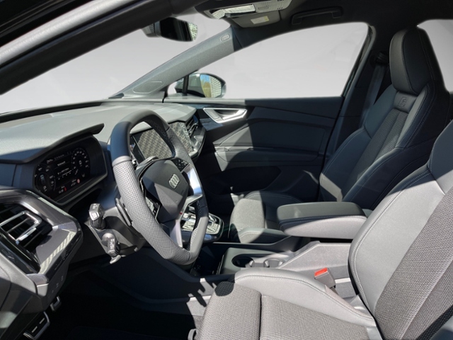 Q4 e-tron 45 basis S-line Assistenz Pro