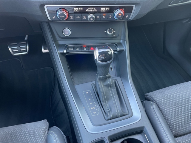Q3 45 TFSI quattro S line KLIMA NAVI LEDER ALU