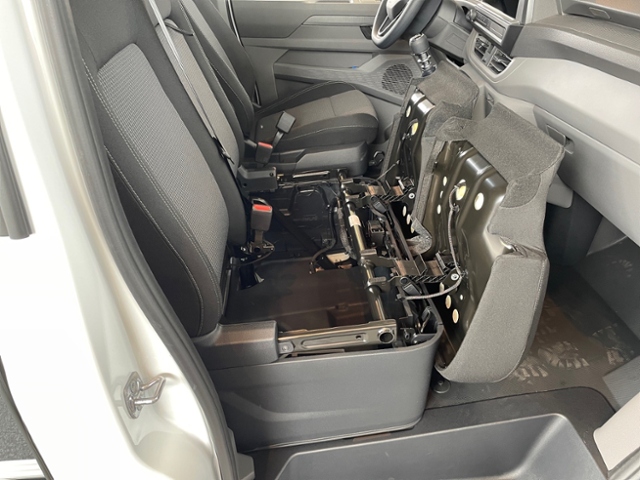 T7 New Transporter  Kasten Motor: 2,0 l TDI 81 k