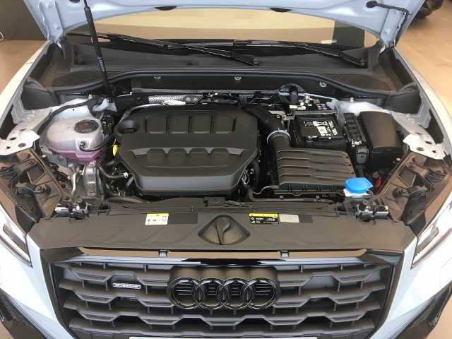Q2 S line 40 TFSI quattro 140(190) kW(PS) S tron