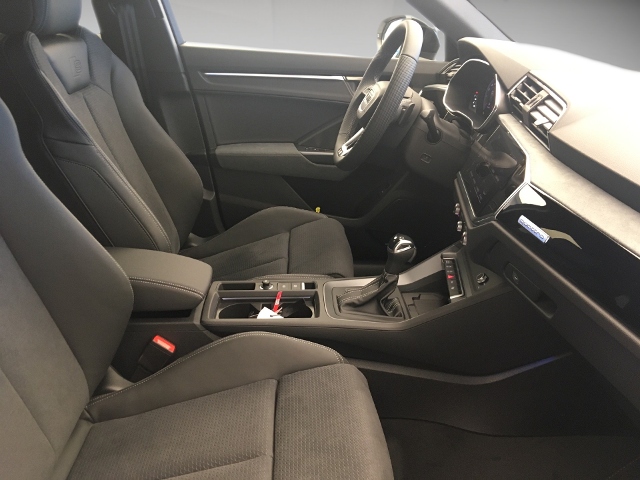 Q3 S line 40 TFSI quattro 140(190) kW(PS) S tron