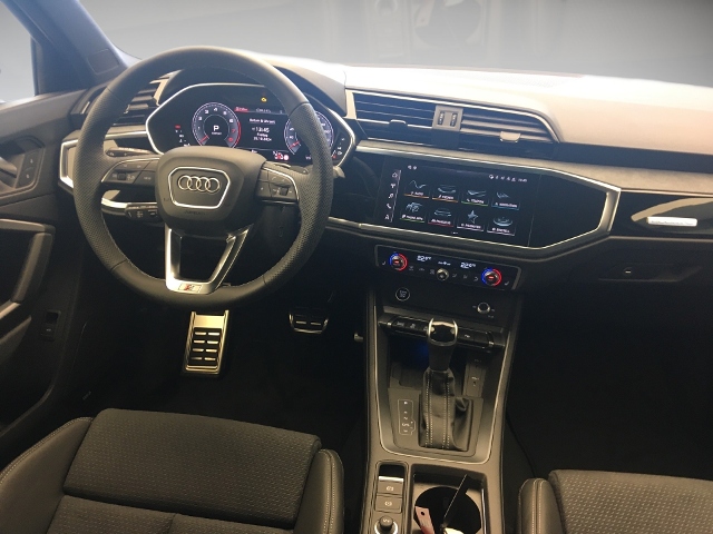 Q3 S line 40 TFSI quattro 140(190) kW(PS) S tron