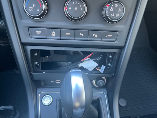 Touran Trendline 2l TDI *TaxameterVorb*Carplay*